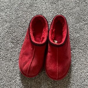 UGGS slippers